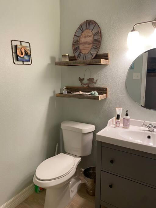 Beach Blanket Bungalow - A Wonderful Townhome Near The Beach Galveston Exterior foto